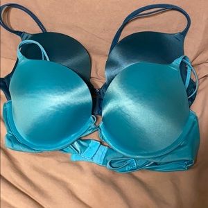 Lot of 2 very sexy Victoria’s Secret push ups 36c